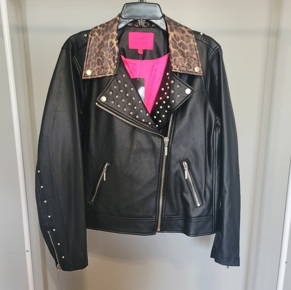 Torrid Betsey Johnson Black Faux Leather Leopard Trim Moto Jacket, BNWT, Size 2X - Picture 2 of 8